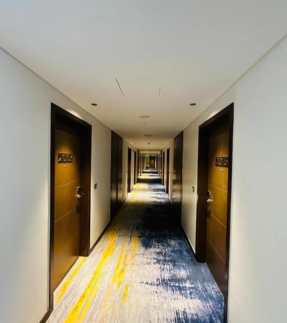 Manila Hotel Residences At Acqua Madr Excellence 4*,