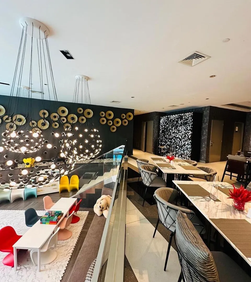 Manila Hotel Residences At Acqua Madr Excellence