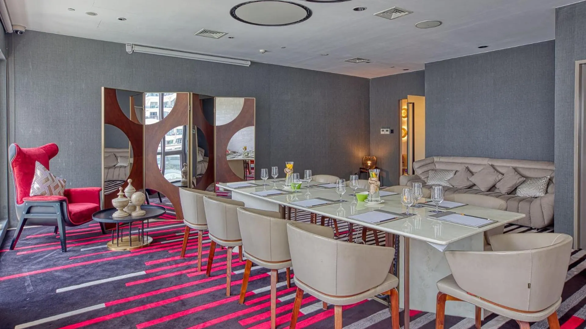 Manila Hotel Residences At Acqua Madr Excellence 4*,