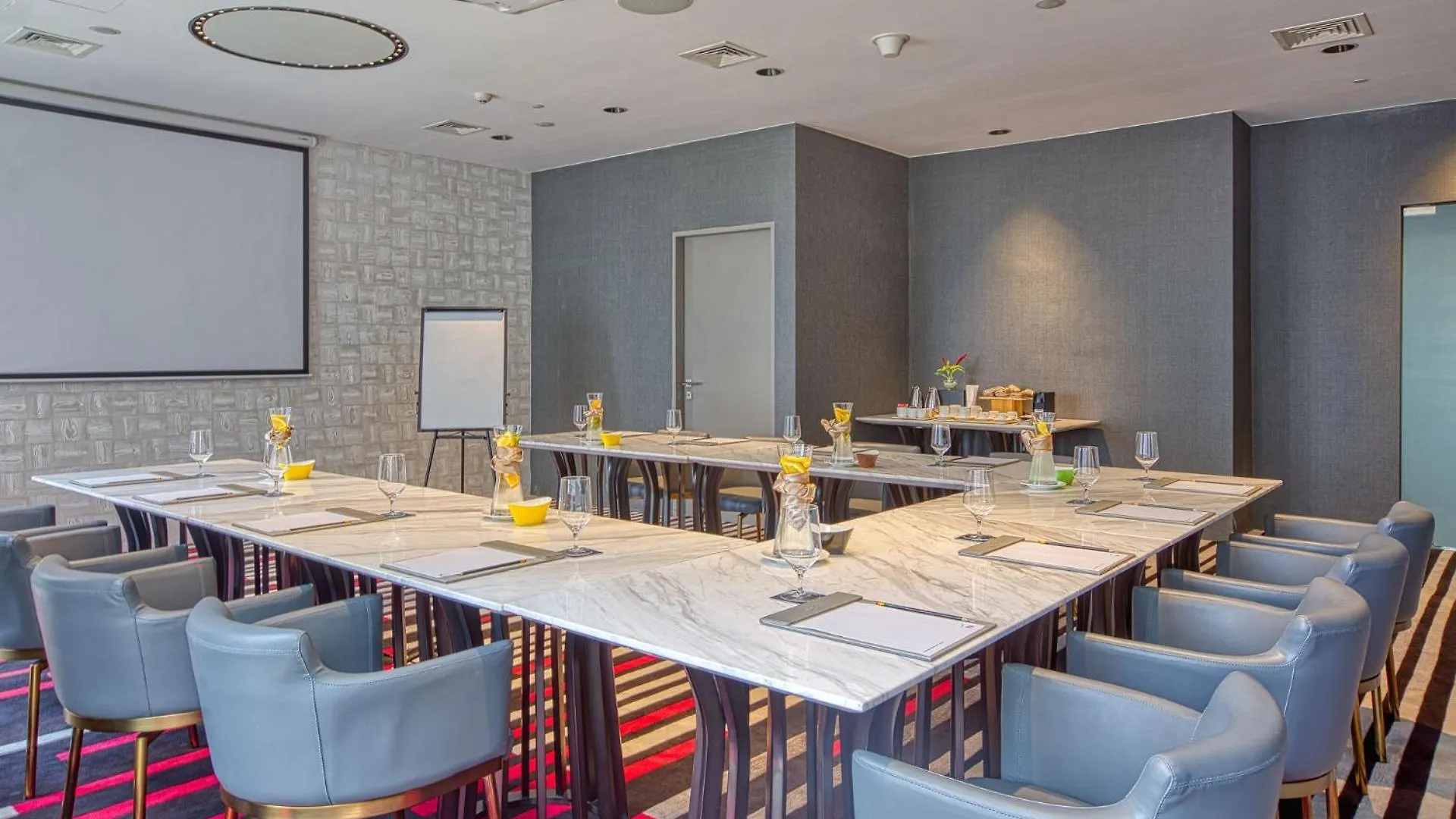 ****  Manila Hotel Residences At Acqua Madr Excellence Philippines